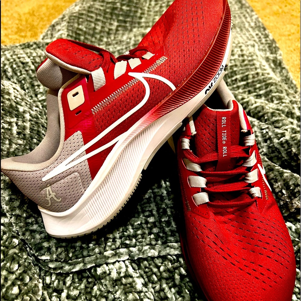 Like NEW University Of Alabama ROLL TIDE Nike Zoom, Mens Size 7, Womens 8